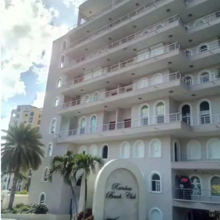 Spacious Family-Friendly Retreat with Private Beach & Stunning Ocean Views.