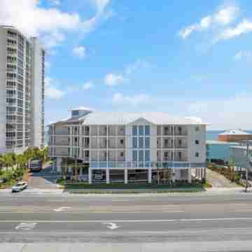 NEW! 3 min to Hangout-Private Beach Access-Pool Balcony- Hotel Exterior