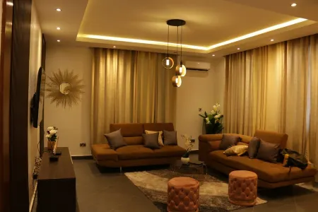 Luxurious 4-bedroom Ensuite Trassaco Home with Outdoor Pool