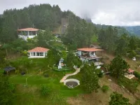 Exclusive DOMO Pyramid Crystal Hotel a Sora