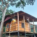 Prive bedroom cabin in tranquil Los Linderos with WiFi for two.