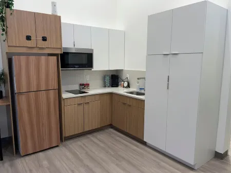 Clean, Peaceful, Located Near SLC, No Chores Отели в г. Мюррей