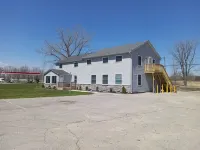 Fishermen and large groups will love this spacious building! Plenty of parking!