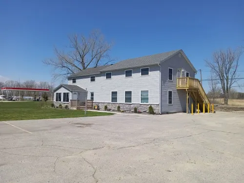 Fishermen and large groups will love this spacious building! Plenty of parking!