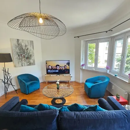 Ideal city stay 1BR near train station-GAR15