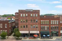 Stay in heart of Johnson City - Urban Loft