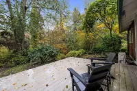 Charming English Cottage Retreat Near Fay Bainbridge Park – Sleeps 6 Hotel in zona Stretto di Puget
