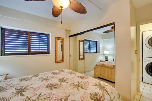 Centrally Located Kailua-Kona Condo w/ Lanai!