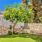 Apartment with garden and sea-view terrace from which to admire magical sunrises.