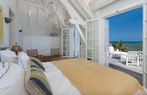 Les Frangipaniers, exceptional villa with swimming pool and direct sea access