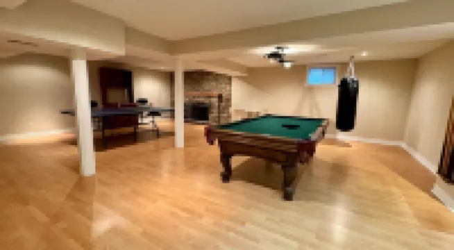 Massive Luxury Retreat w/Gym, Sauna & Games & More
