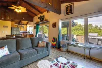 < 1 Mi to Port of Alsea: Inviting Gem w/ Views! - 3-Star