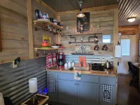 Apartment, Mountain View/Personal Deck Bikers Welcome. Mins to DT Eureka Spgs.