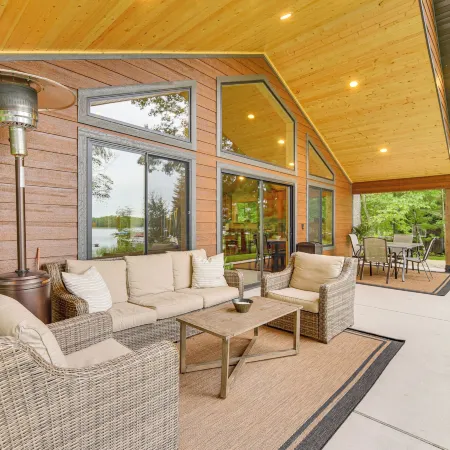 Boat Dock, BBQ & Fireside Fun: Clam Lake Cabin