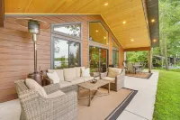 Boat Dock, BBQ & Fireside Fun: Clam Lake Cabin - Wifi
