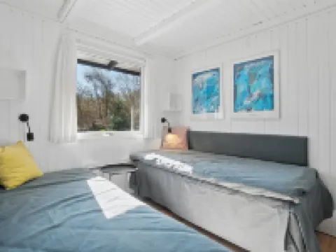 "Caren" - 75m from the sea