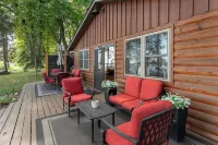 Premier Location on Crosslake - Hot Tub - Great for Families or Adults!