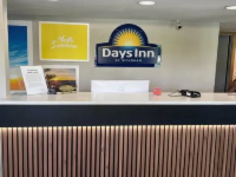 Days Inn by Wyndham Kansas City Northeast チョートー・タウンシップのホテル
