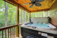 Private Cabin on 2 Acres Hot Tub, 10 Mi to Boone! - 3-stjärniga