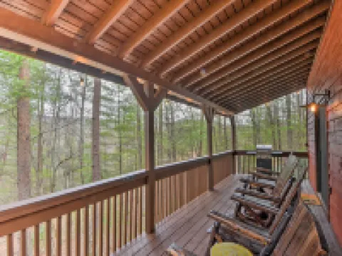 Modern Cabin w/ Deck in the Blue Ridge Mountains! Hotels in Union County