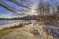 10 Mi to Sugar Mountain: Cozy Newland Cabin! - 3-Star