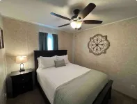Sleeps 4 - 3Acre Retreat-Near Airport, Savannah & Beaches - Close to I-95 & I-16 Hotels near Reborn Nation