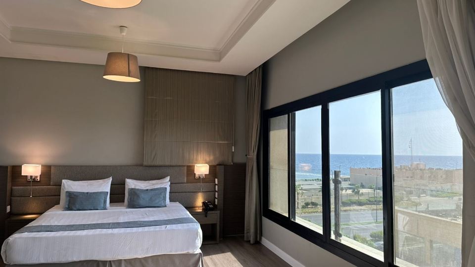 Loren Suites Corniche