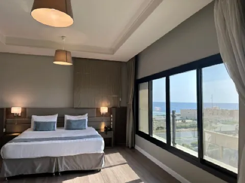 فندق لورين الكورنيش Hotels near Seafront Sitting Area