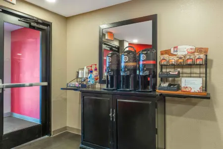 Extended Stay America Suites - Phoenix - Mesa Отели рядом с достопримечательностью «Lake Ramada»