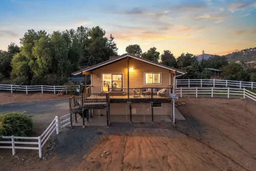 Scenic Deck w/ Sunset Views Near Temecula Wineries Estrada Ranch by Avantstay Hotels in Rainbow