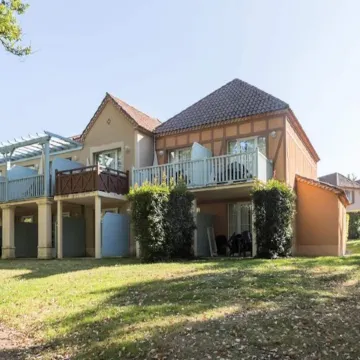 Apartment in Lougratte near Scenic Lake