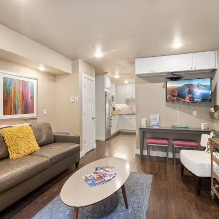 Walk to Ski, Stylish & Bright! Ground Floor, Hot Tub, Pool 1 Bedroom Condo by RedAwning