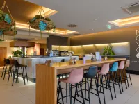 Novotel Nuernberg Messezentrum Отели рядом с достопримечательностью «Стадион «Макс-Морлок»»