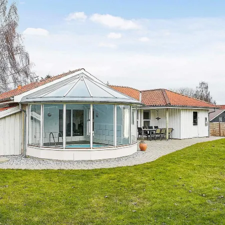 8 person holiday home in Juelsminde-By Traum
