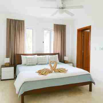 Ocean View Paradise "Playa Turquesa" 3 Br, Free Private Beach, Pools, WiFi Rooms