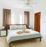 Ocean View Paradise "Playa Turquesa" 3 Br, Free Private Beach, Pools, WiFi Hotels in El Cortecito