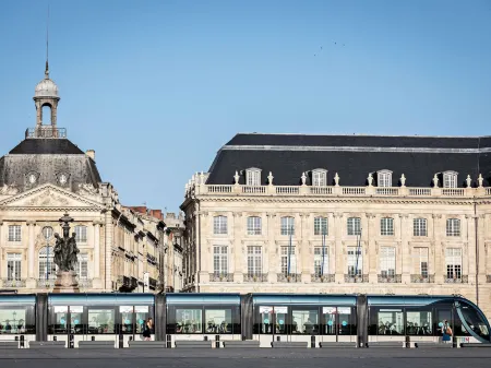 ibis Bordeaux Nord Carbon Blanc Отели в г. Сен-Венсан-де-Поль