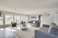Modern Flower Mound Home < 2 Mi to River Walk - Wi-Fi