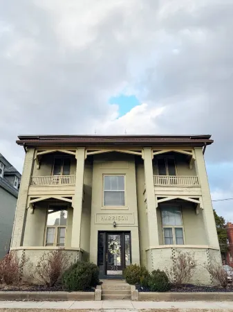 The Harrison D / Steps from EVV Riverfront 1BD/1BA Apartment