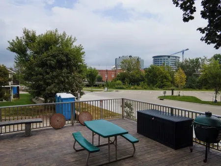 Melrose Place - Kinnick's Best Game Day Experience