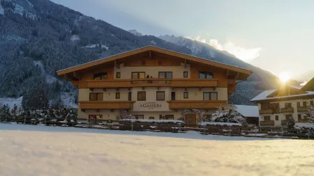 Landhaus Gasser Отели в г. Гемайнде Майрхофен
