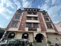 Gypsy Monkey Hotels near سيندي كامب