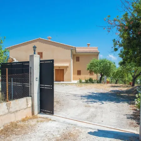 COUNTRY HOUSE NEW CONSTRUCTION, NEW EQUIPMENT, QUIET