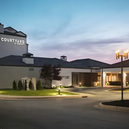 Courtyard Louisville East