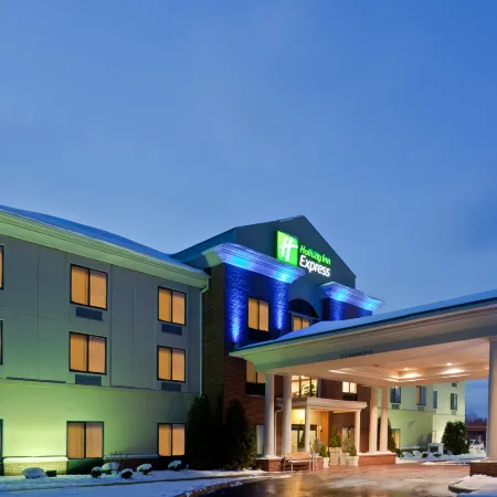 Holiday Inn Express LORDSTOWN-NEWTON FALLS/WARREN by IHG Ξενοδοχεία στην πόλη Trumbull County