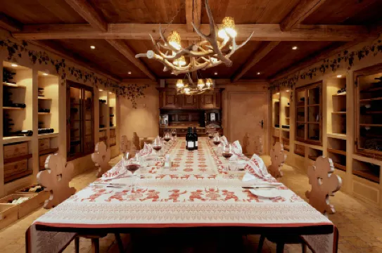 Crystal Hotel Superior