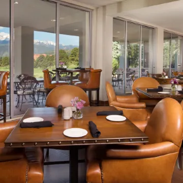Garden of the Gods Resort & Club Отели рядом с достопримечательностью «Сад богов»
