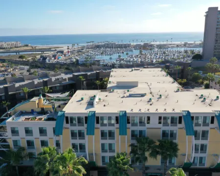 Holiday Inn OCEANSIDE CAMP PENDLETON AREA by IHG Hotels in Oceanside