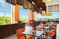 Holiday Inn Express JAKARTA PLUIT CITYGATE by IHG - 朝食