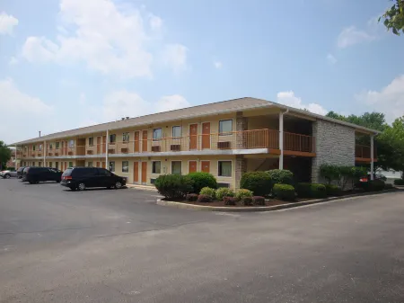 Wilmington Inn Отели в г. Уилмингтон